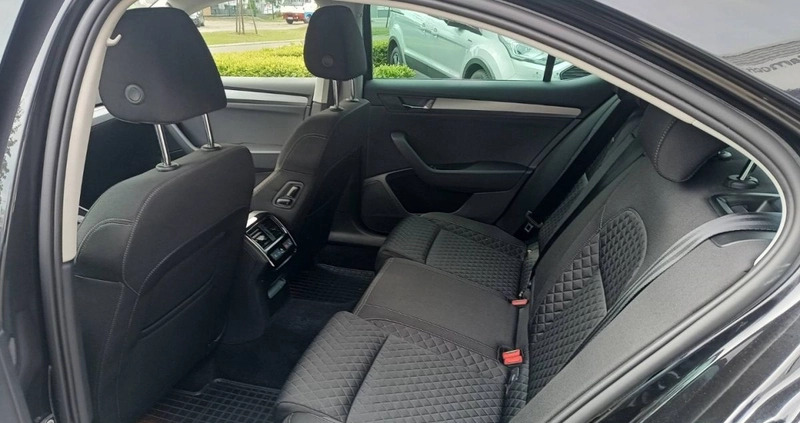 Skoda Superb cena 99900 przebieg: 121100, rok produkcji 2019 z Szczecin małe 596